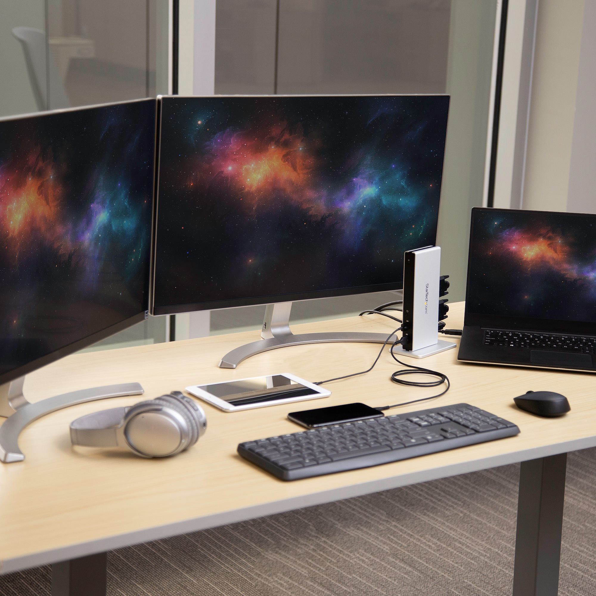 Dual-Monitor USB 3.0 Docking Station with DVI and Vertical Stand