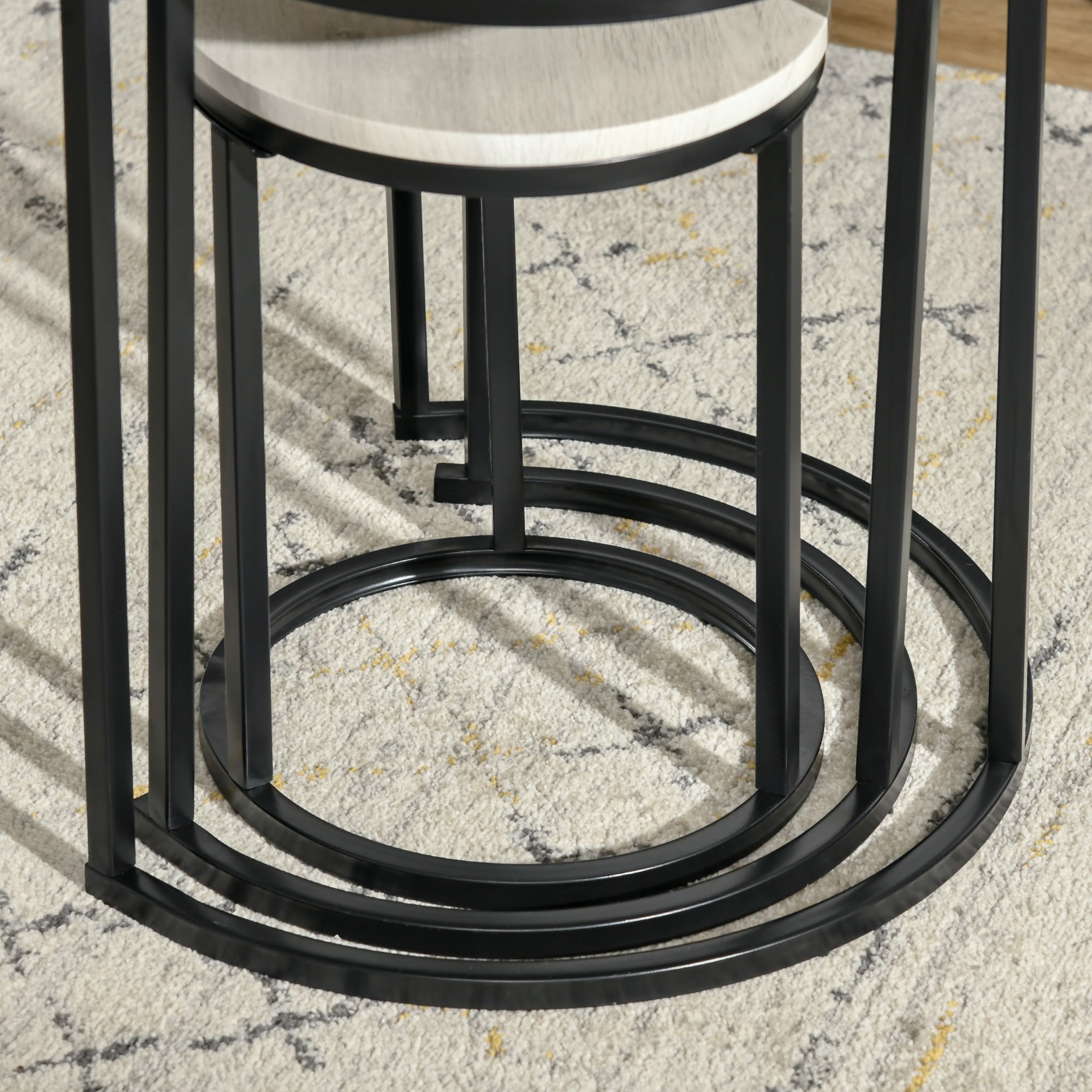 HOMCOM Trendy Nested Coffee Tables: Set of 3 Stacking Side Tables with Woodgrain Steel Frame for Living Room, Chic Grey