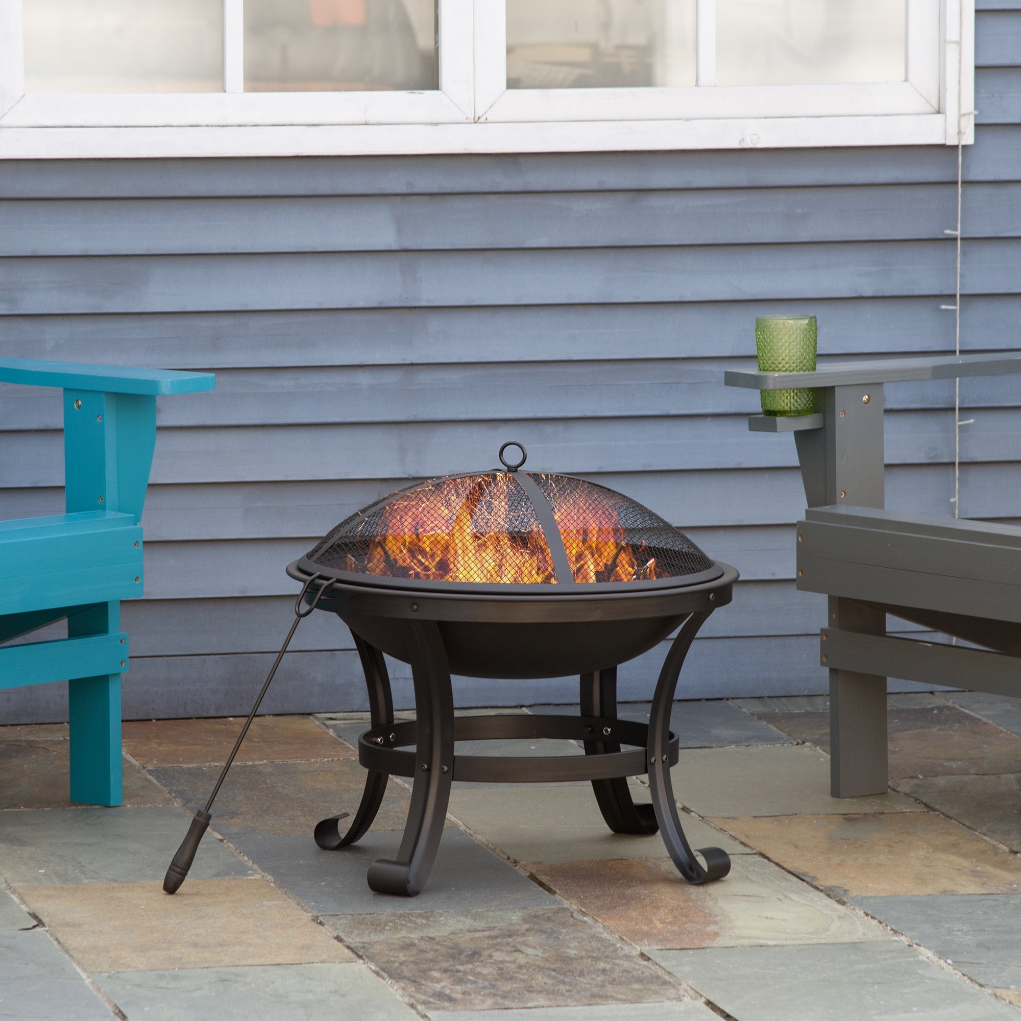 Outsunny Outdoor Fire Pit, Firepit with Mesh Lid, Poker, for Camping, Bonfire, Picnic, Black