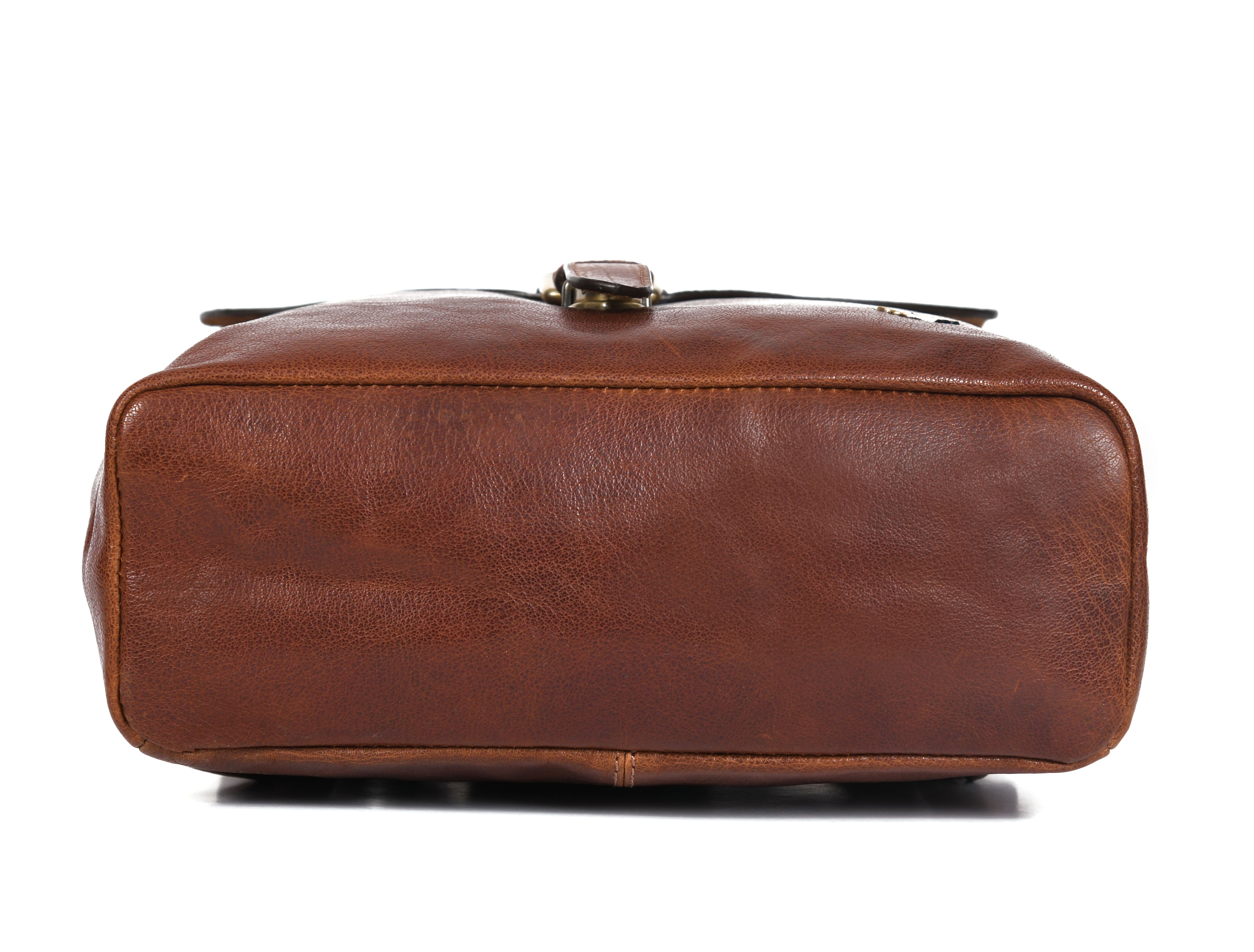 Compact European Leather Backpack – Sleek & Durable