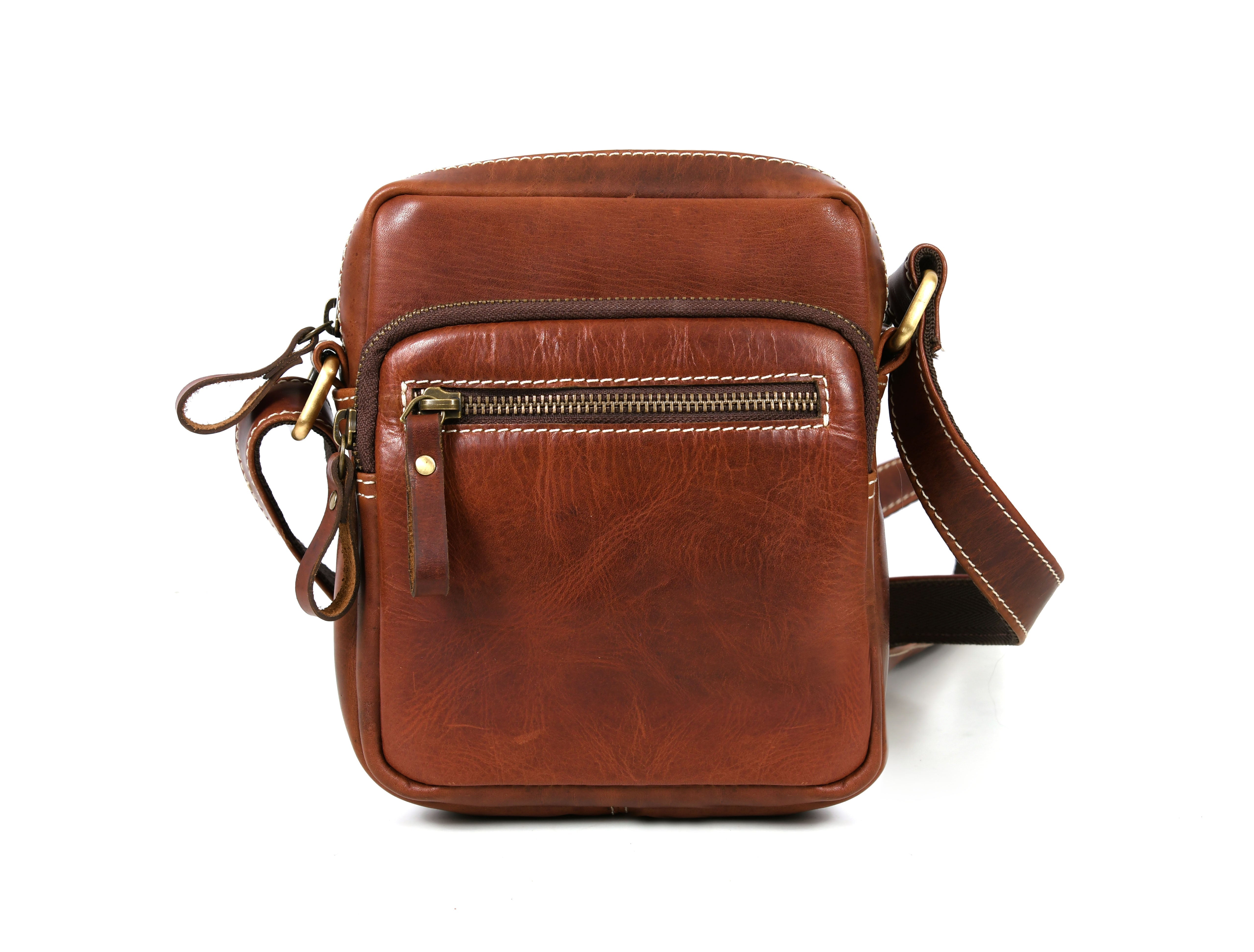 Leather Flight Crossbody Bag – Stylish & Travel Ready