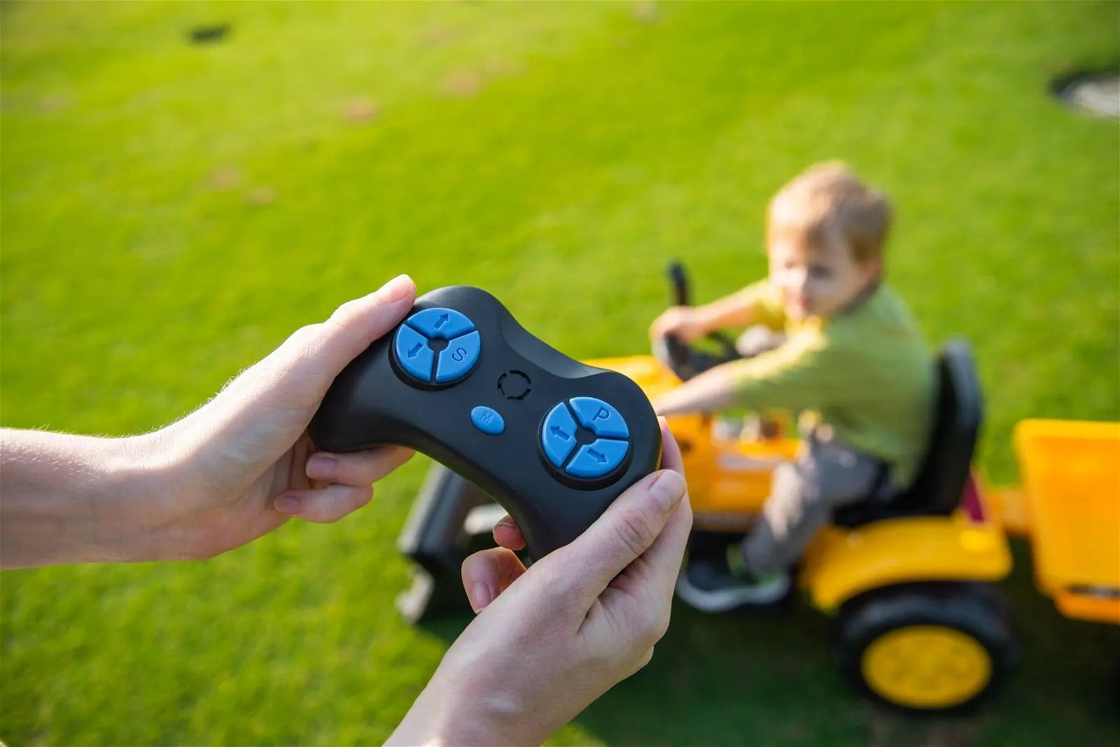 12V Freddo Excavator 1 Seater Ride on for Kids 