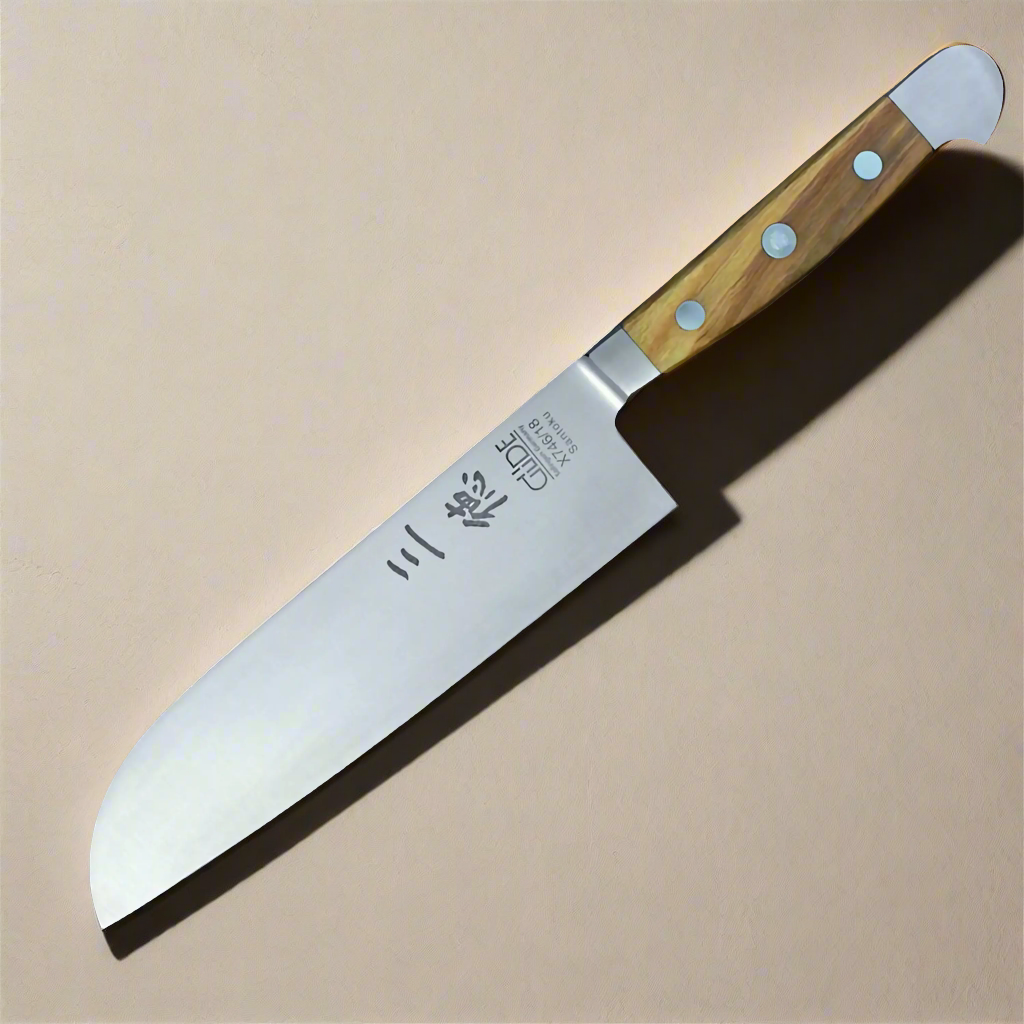 ALPHA OLIVE | Santoku Knife Smooth Blade 7 inch | Forged Steel / Olive wood handle 