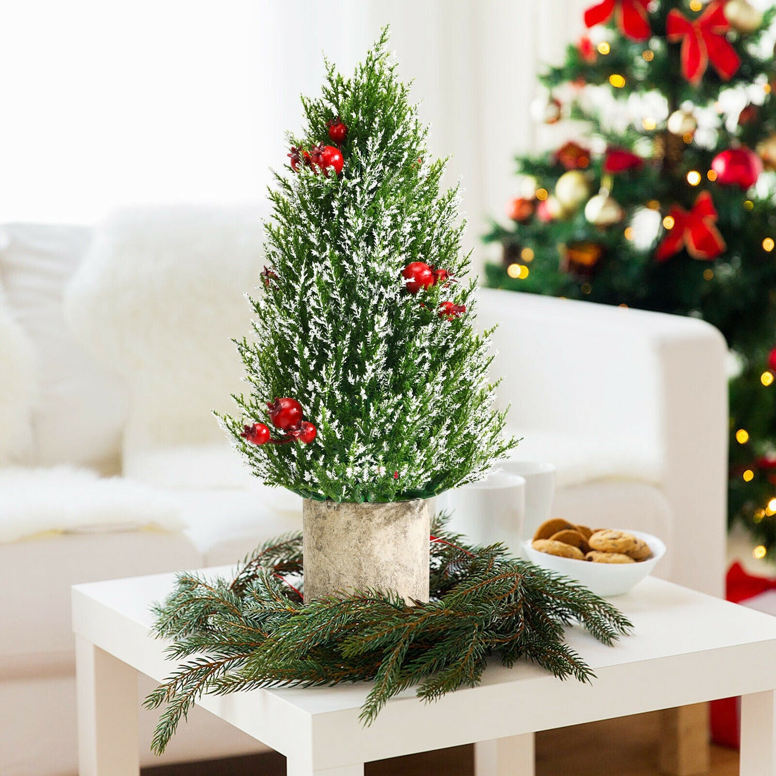 18.5-Inch Snowy Tabletop Christmas Tree with PE Branch Tips and Pulp Base