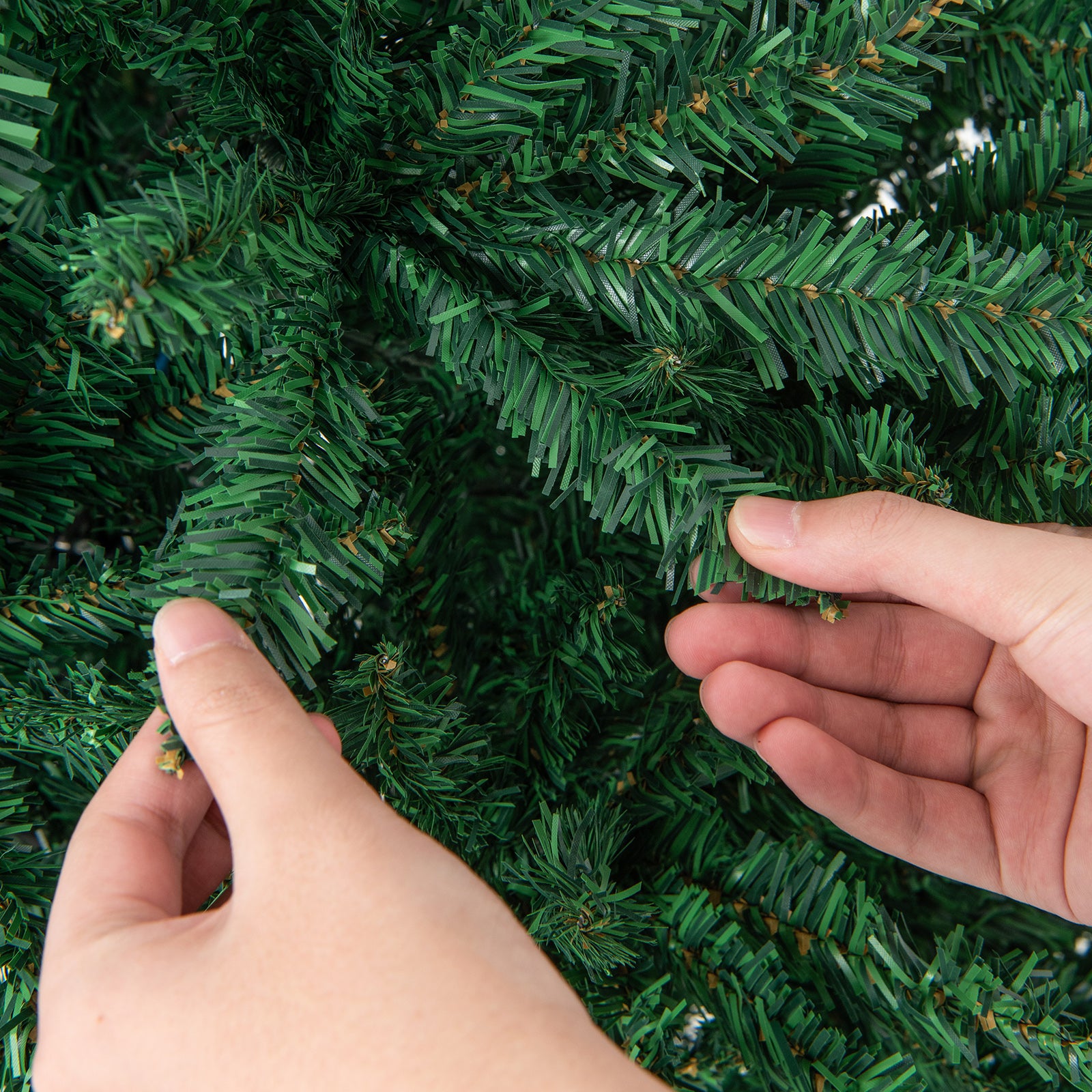 6 Feet Hinged Artificial Christmas Tree with Solid Metal StandÂ 