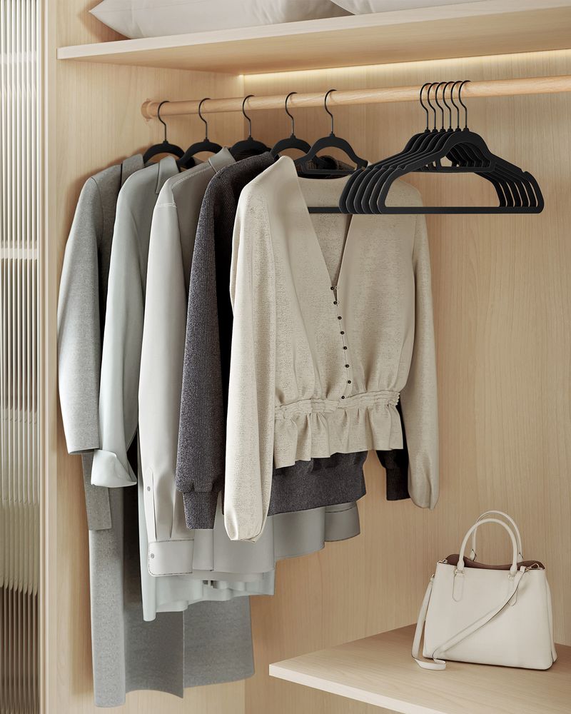 SONGMICS Clothes Hanger with Rose Gold Swivel Hook 