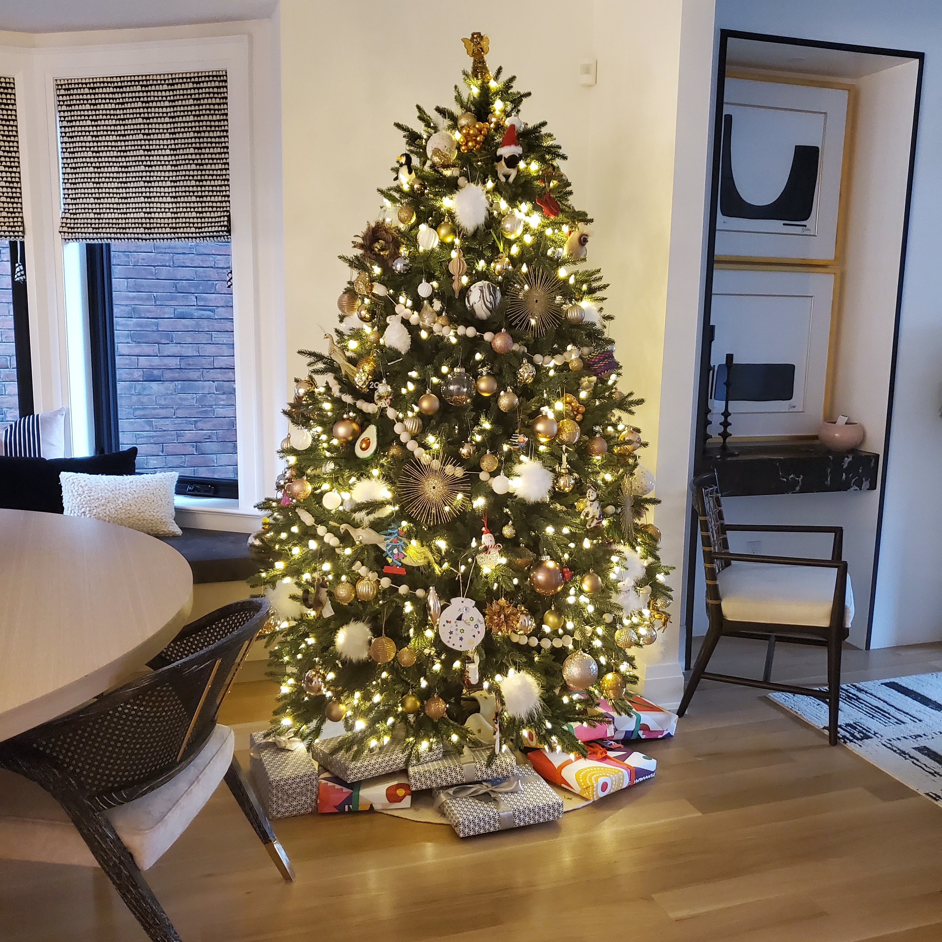 Artiplanto Oscar Most Realistic Artificial Fir Pre-Lit Christmas Tree 7.5' 