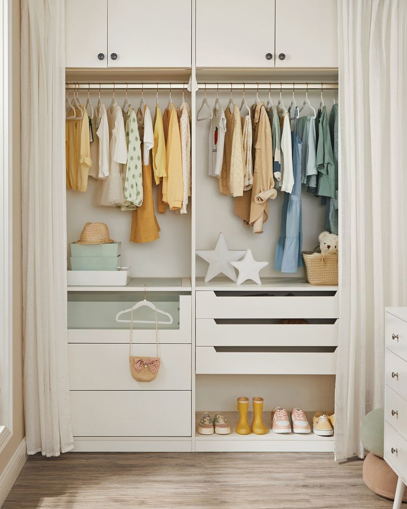 SONGMICS Kids Hangers for Closet 