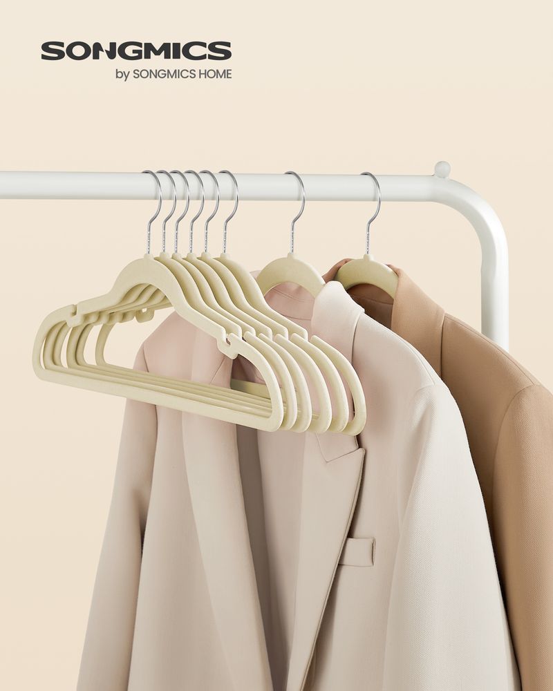 SONGMICS Velvet Hangers 