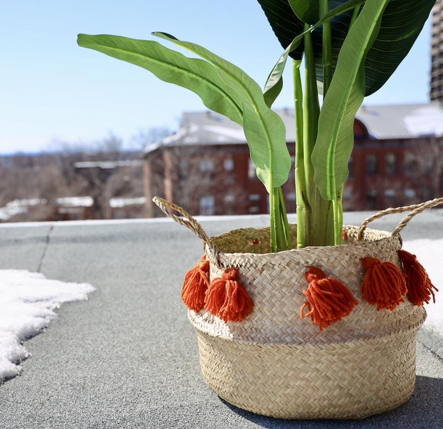 Porta - Seagrass Basket With Orange Pompoms 
