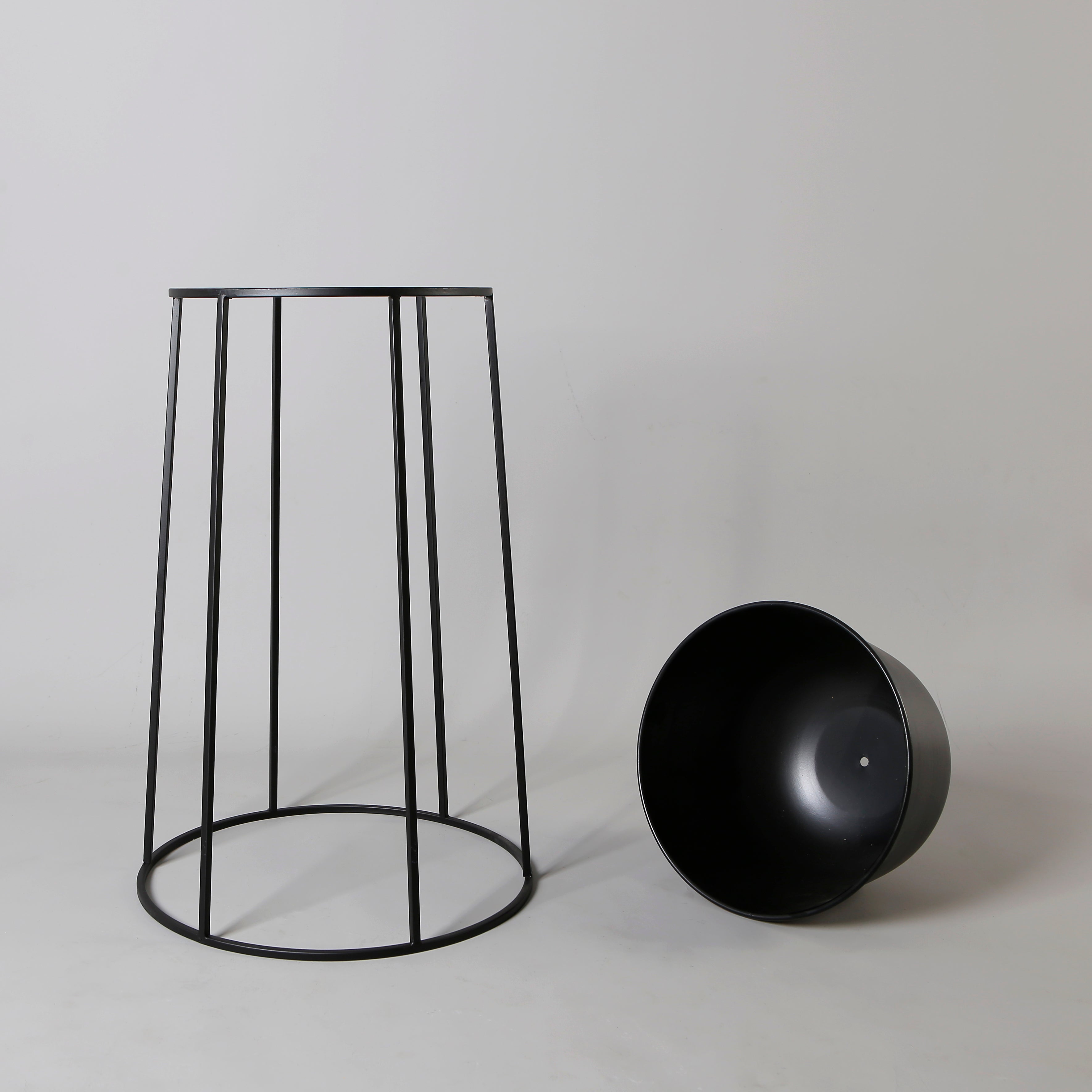 Fazel Black Raised Metal Pot Planter 2’ 