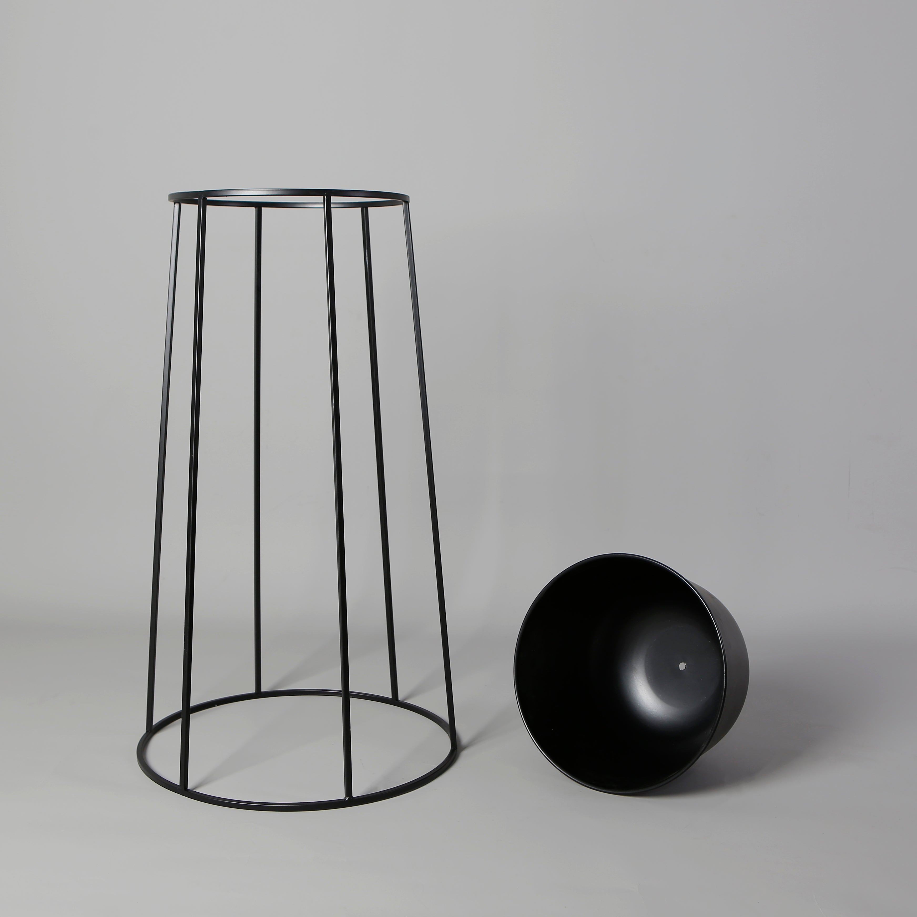 Nura Black Raised Metal Pot Planter 2.5’ 