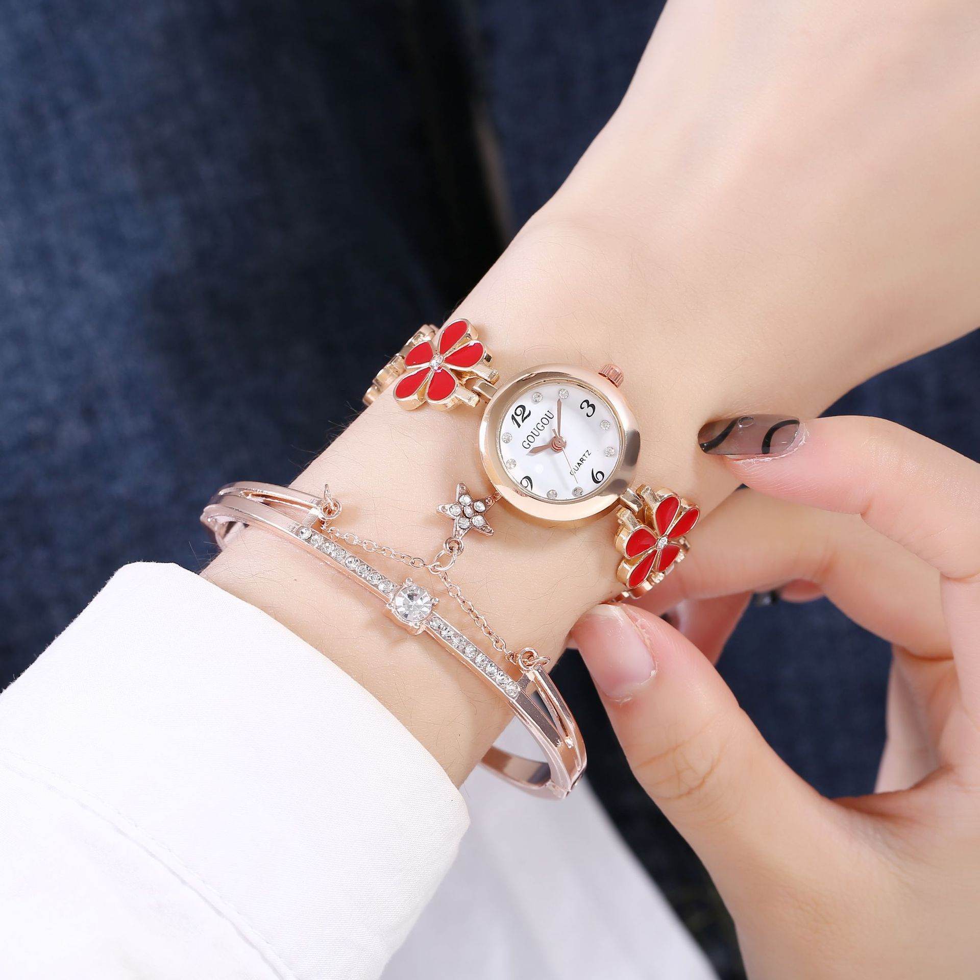 Women's Bracelet Watch Flower Disk Two-piece Bracelet Set 