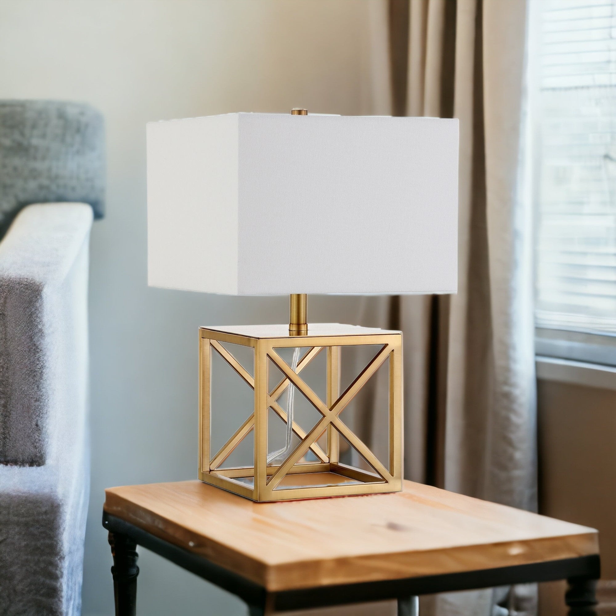 19" Brass Metal Table Lamp With White Square Shade 