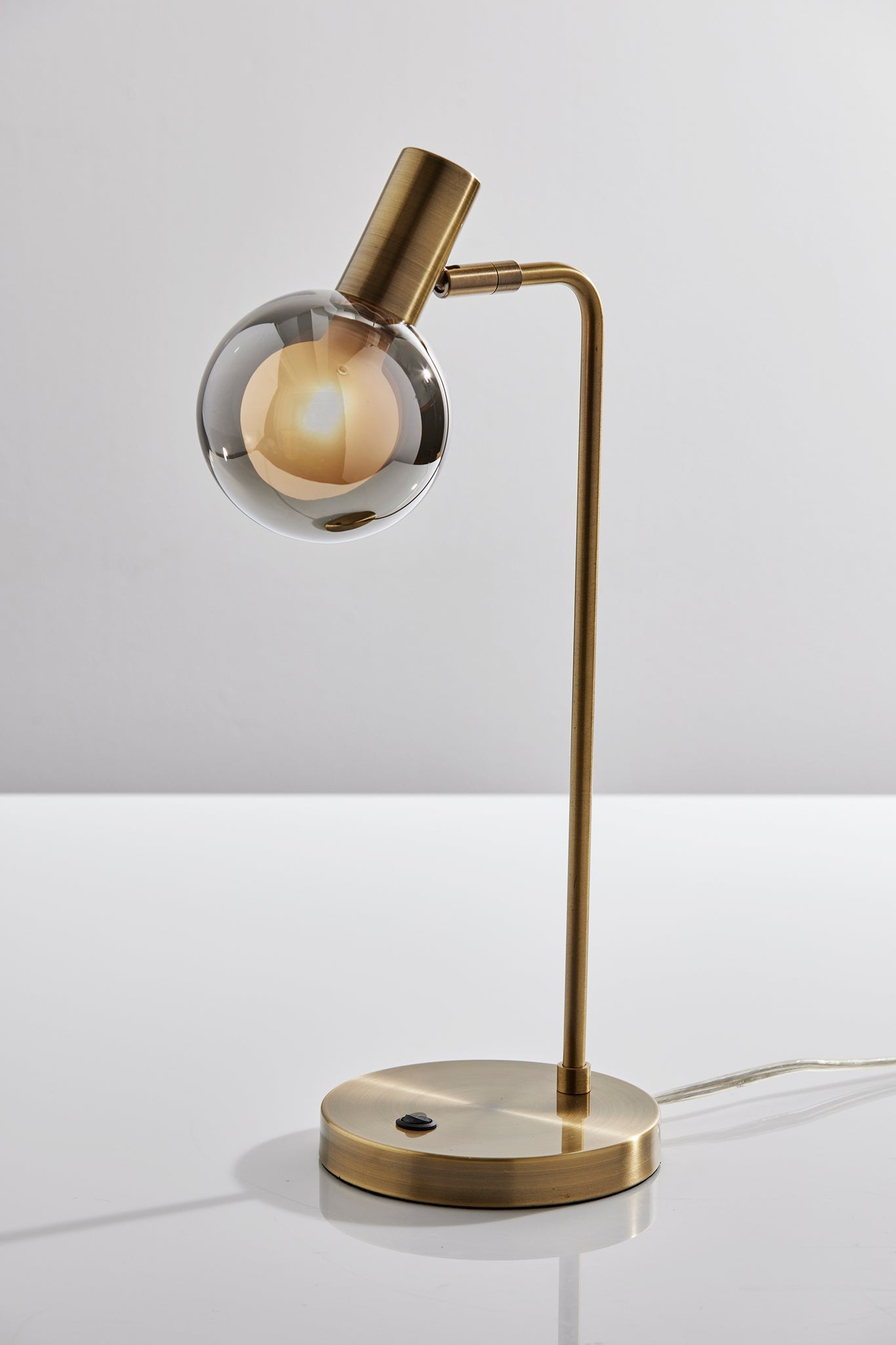 18" Antiqued Brass Metal Cylinder Desk Table Lamp With Gray Globe Shade With Starling LED Bulb 
