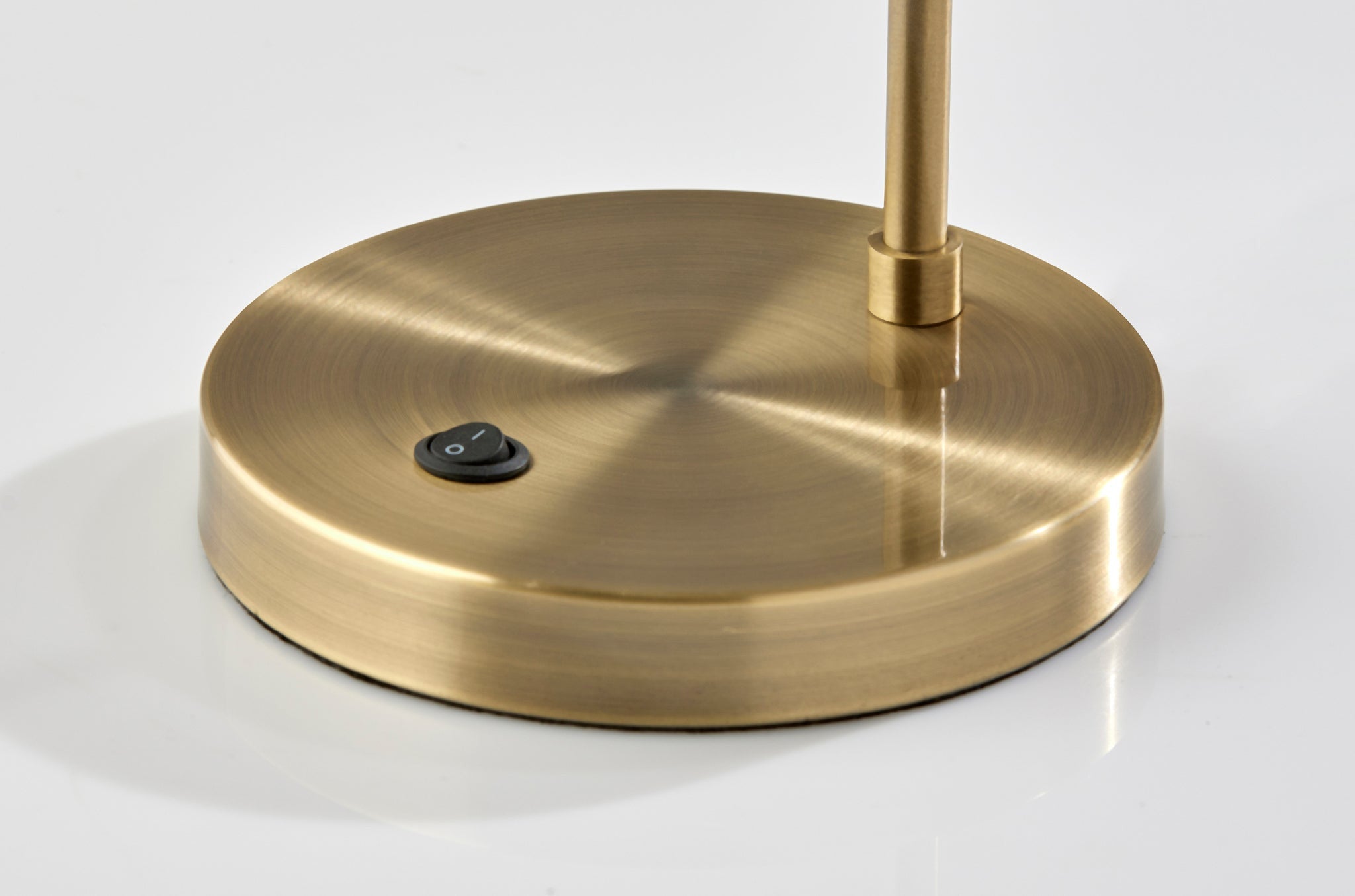 18" Antiqued Brass Metal Cylinder Desk Table Lamp With Gray Globe Shade With Starling LED Bulb 