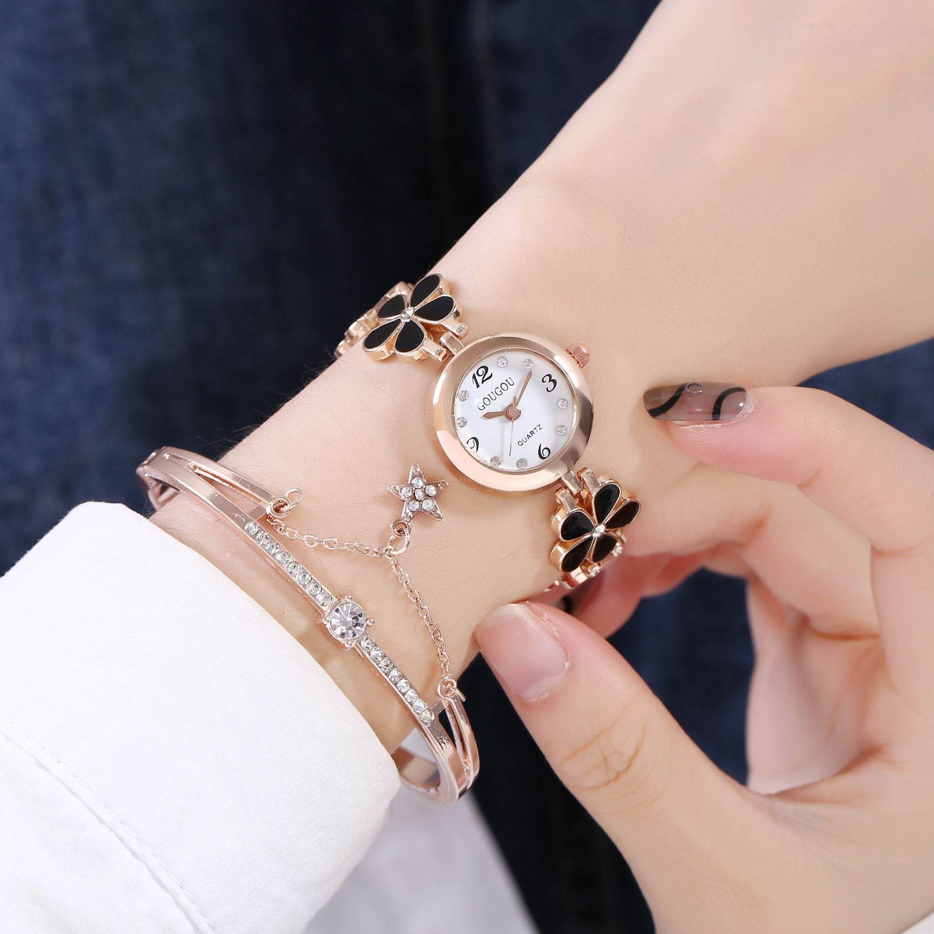Women's Bracelet Watch Flower Disk Two-piece Bracelet Set 