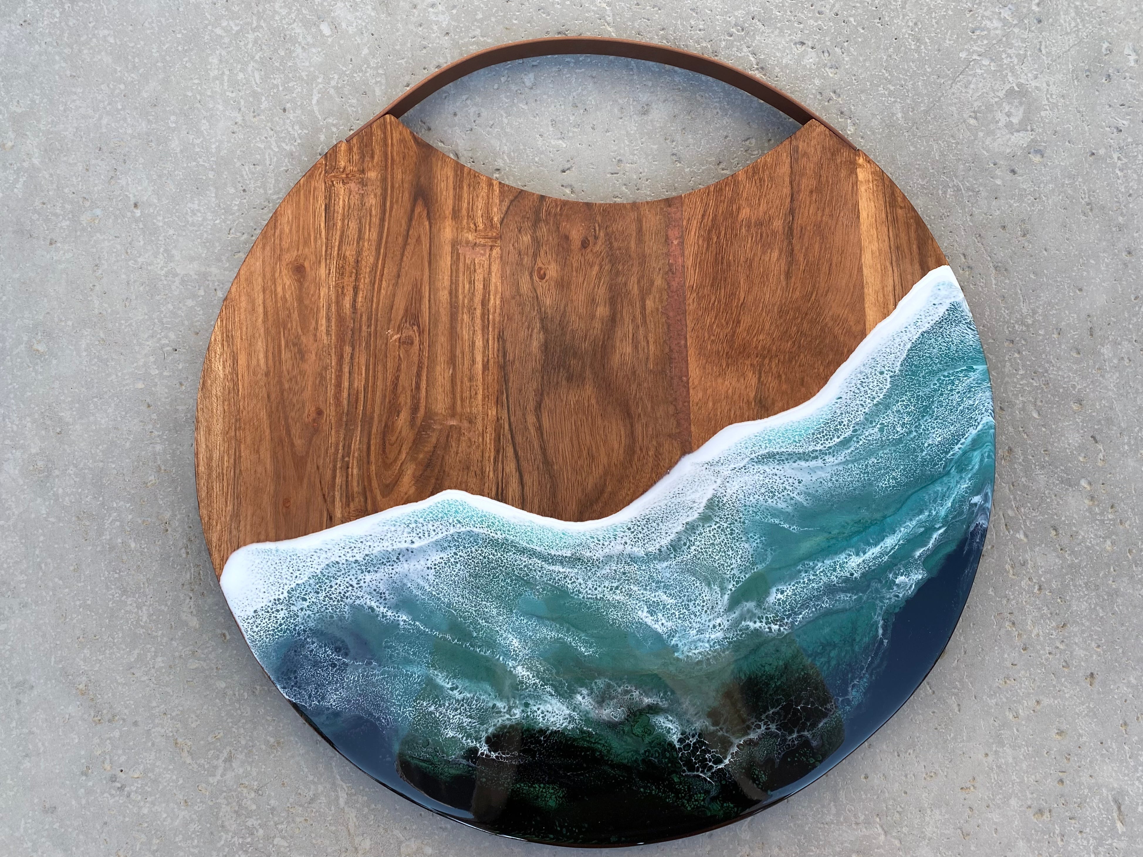 Round Charcuterie Board with Handle 