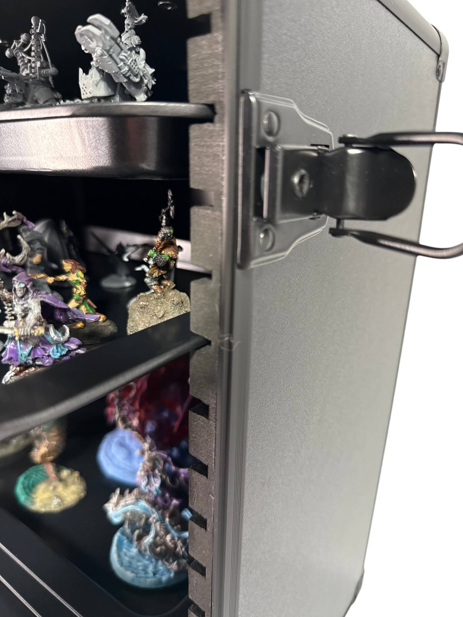 Aluminum Miniatures Display Case with 5 Magnetic Trays 