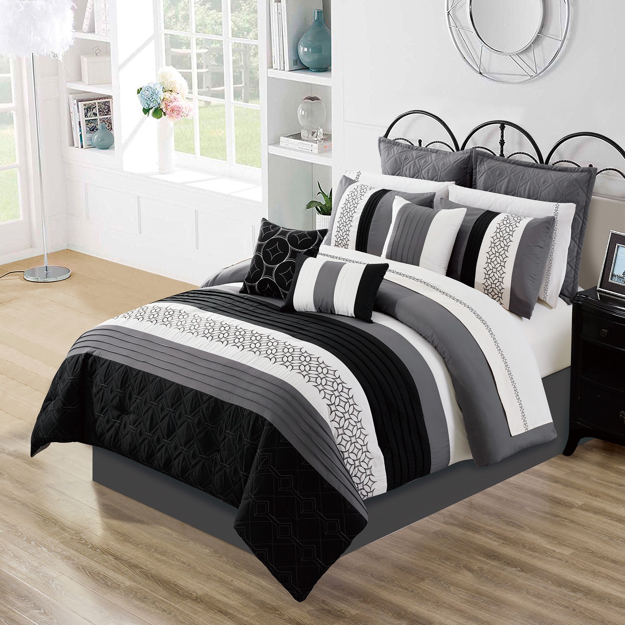 Woven Comforter Bedding Set 7Pcs Queen Maddox 