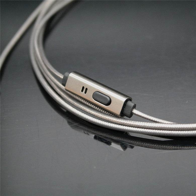 846 in-ear metal earphones 