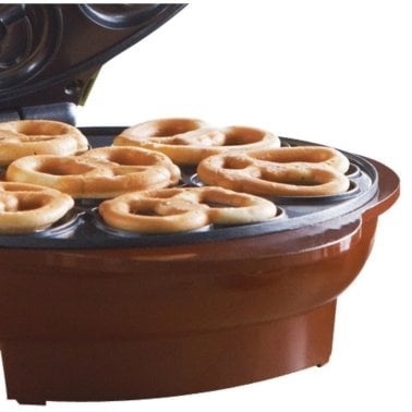 Brentwood® Just For Fun Electric 6-Hole Nonstick Mini Pretzel Maker