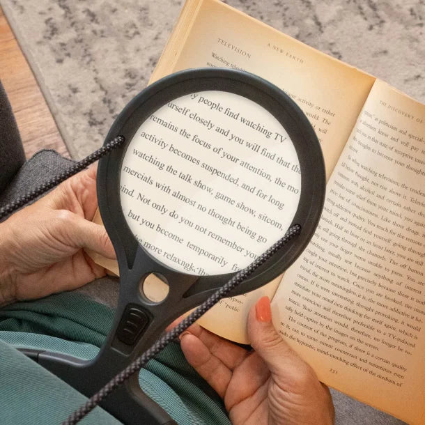 CARSON® Lumé Lighted Acrylic Lens LED Magnifier