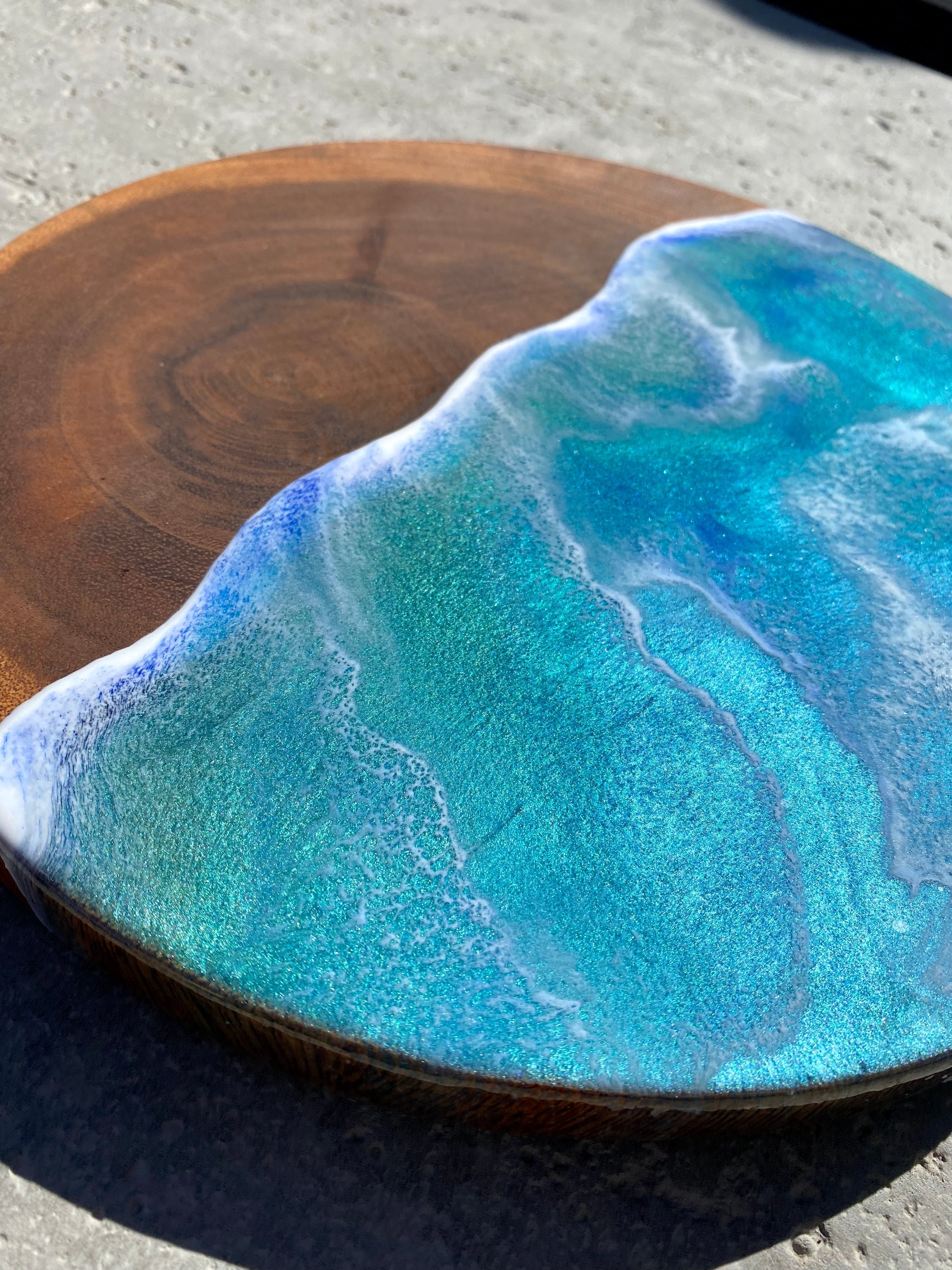 Live Edge Round Charcuterie Board 