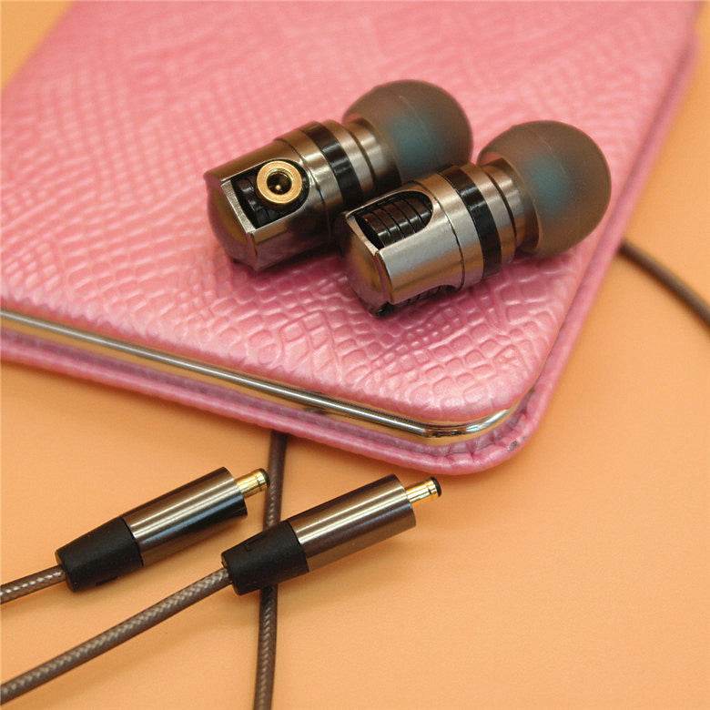 846 in-ear metal earphones 