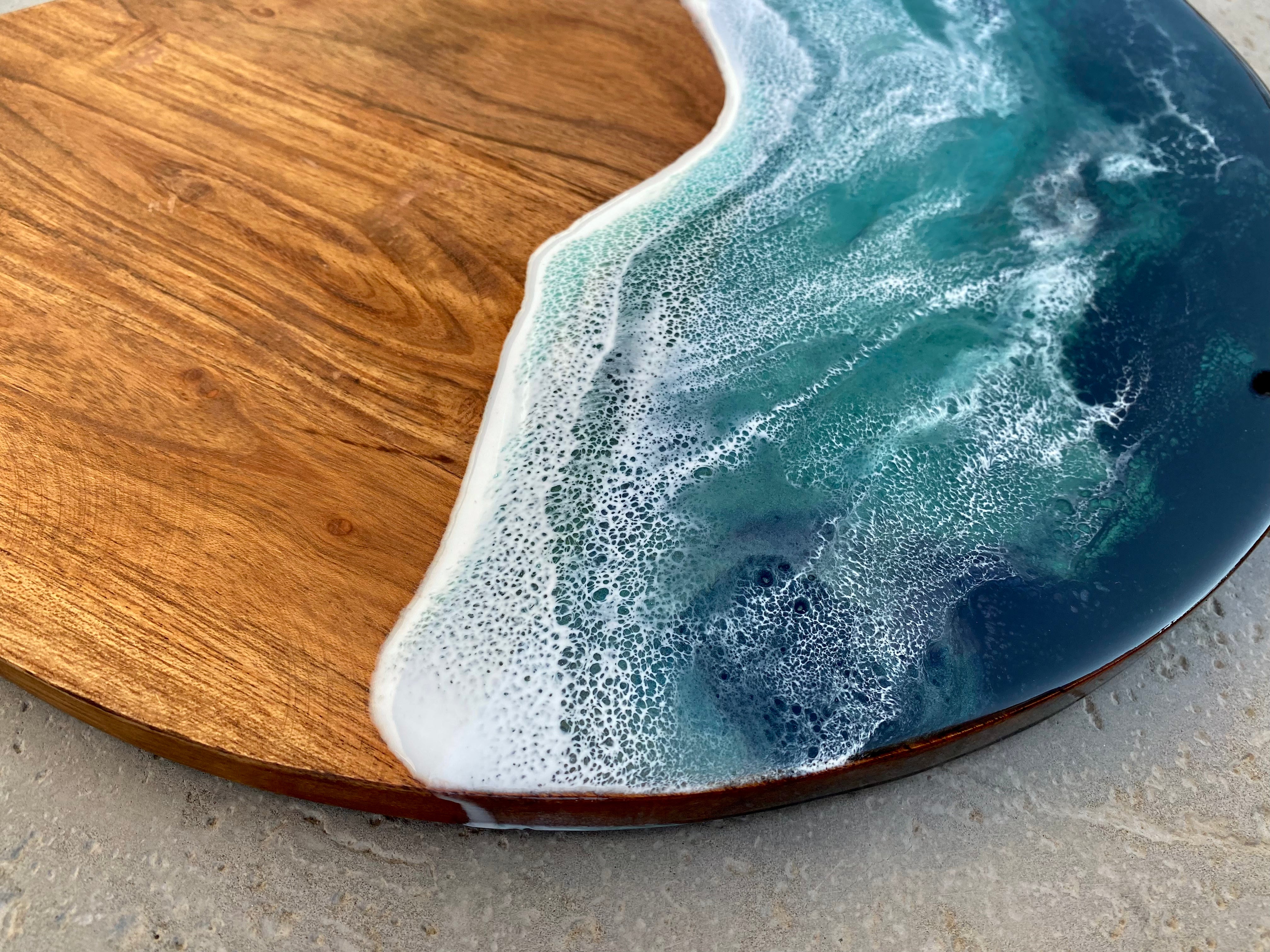 Round Charcuterie Board with Handle 