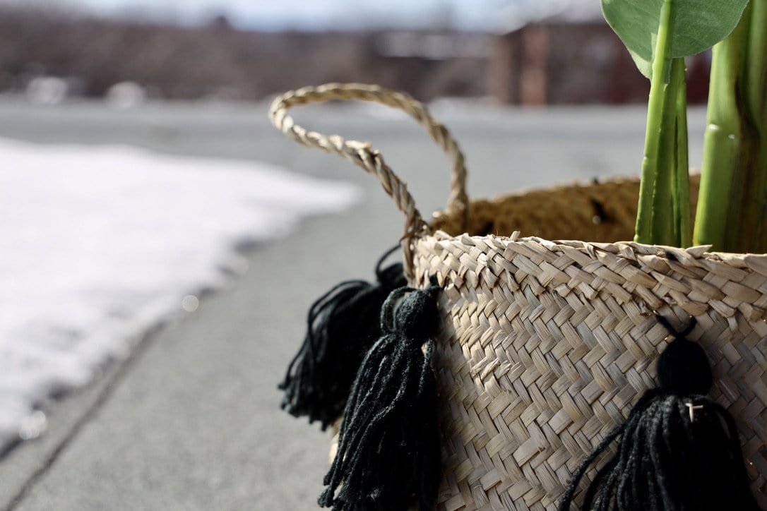 Vienna - Seagrass Basket With Black Tassel 