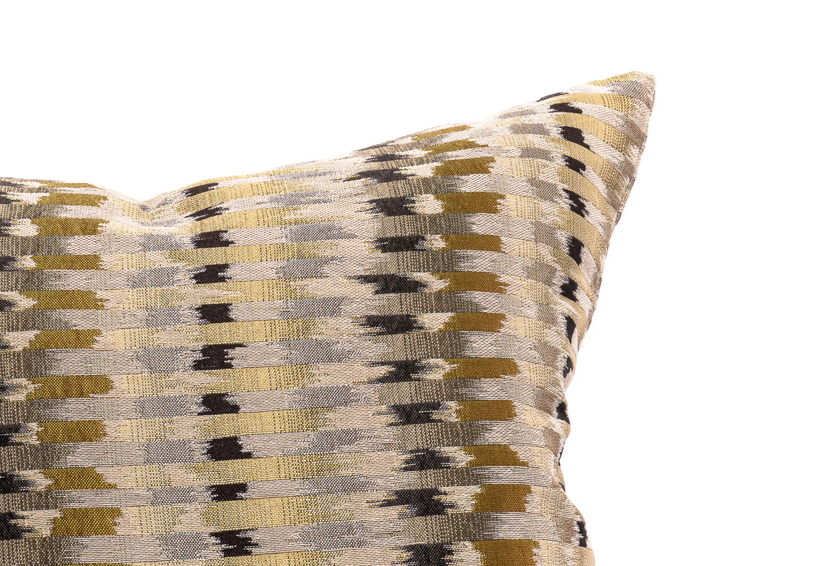 Oro Pattern Cushion Cover 
