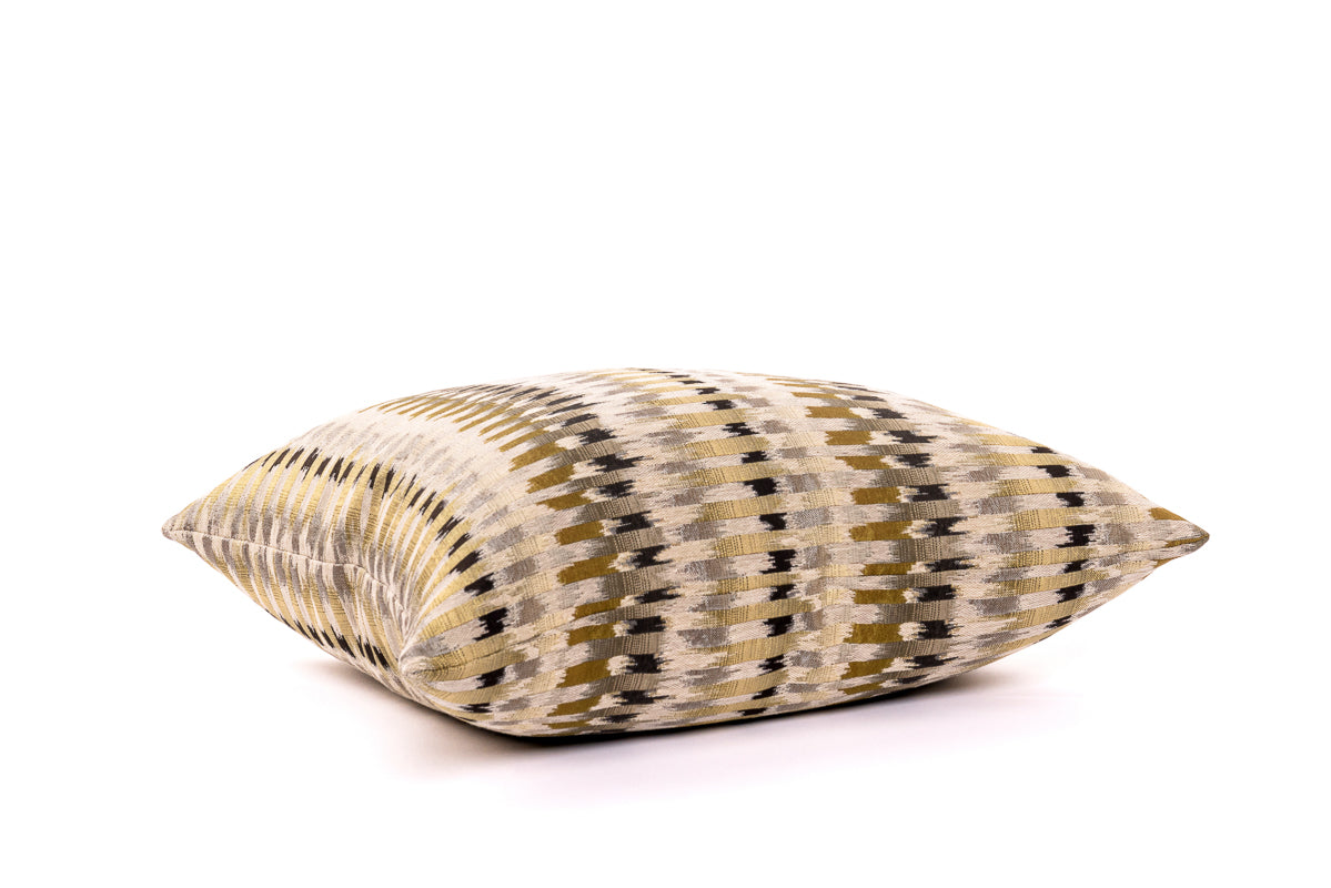 Oro Pattern Cushion Cover 