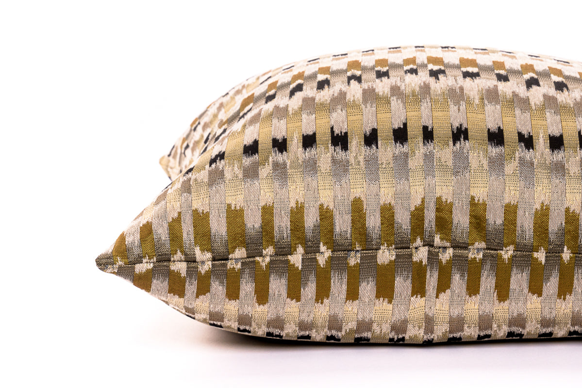 Oro Pattern Cushion Cover 