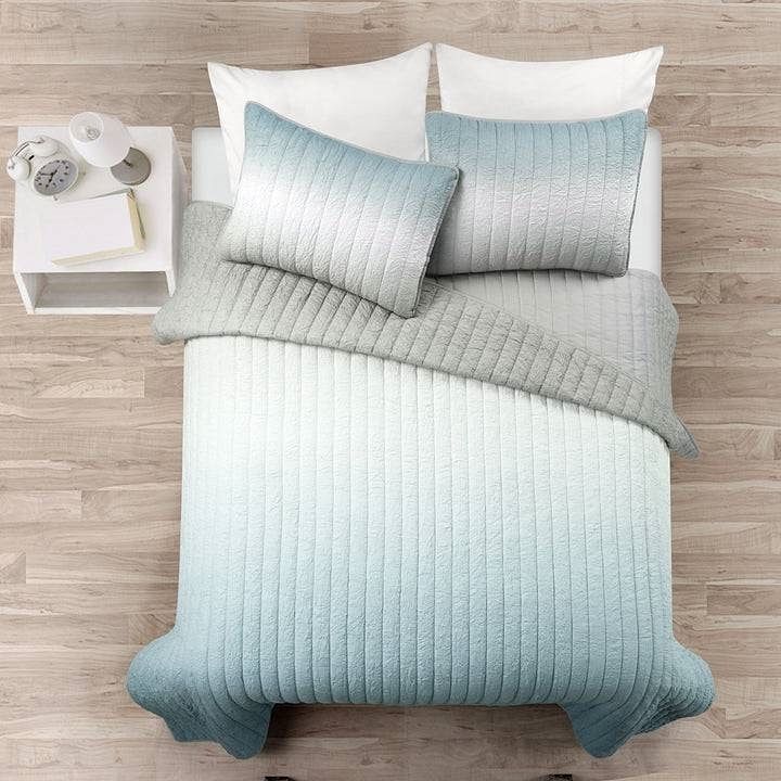 King size Aqua Blue and Grey Lightweight Polyester Fabric 3 Piece Quilt Set - Free Shipping 