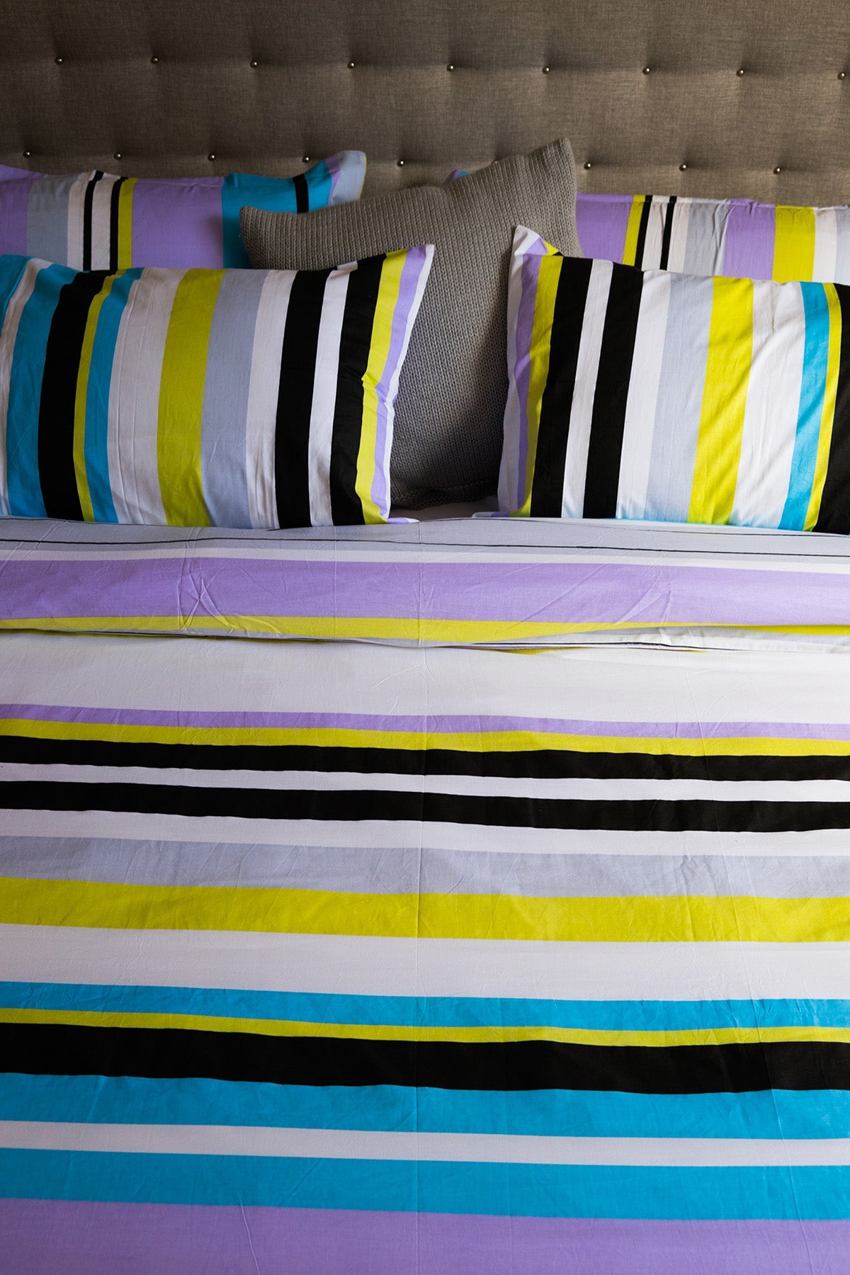 Antigua Queen Size Reversible Cotton 6 pc Duvet Cover Set