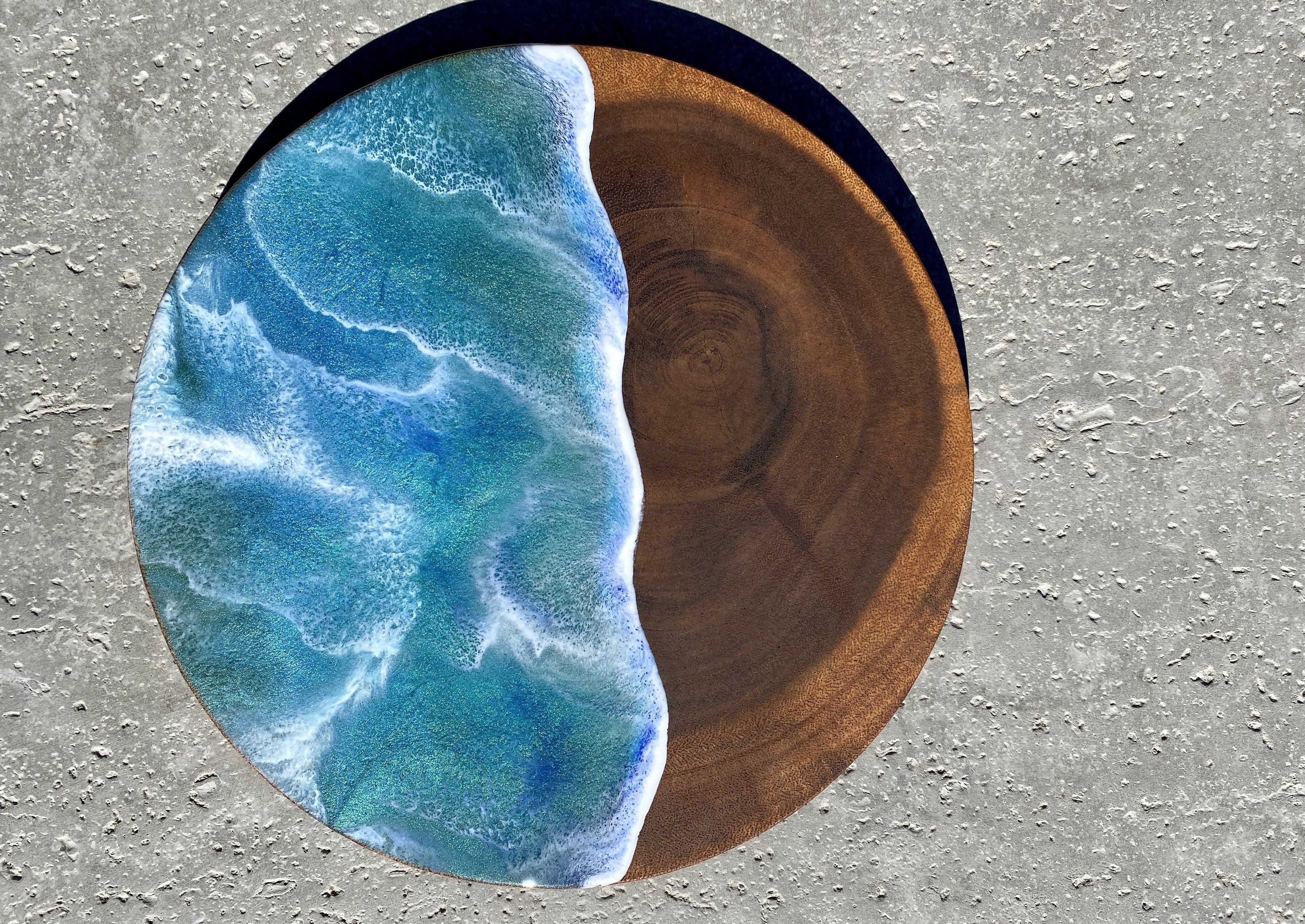 Live Edge Round Charcuterie Board 