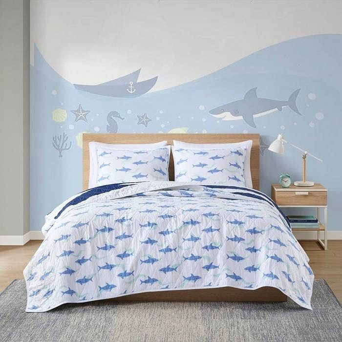 Full/Queen 3 Piece Coastal Reversible Navy Blue White Sharks Cotton Quilt Set - Free Shipping 