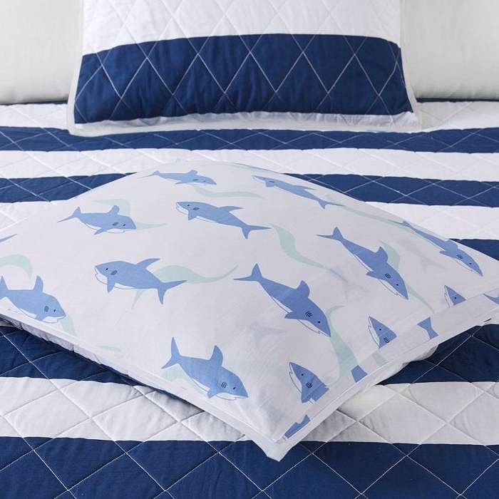 Full/Queen 3 Piece Coastal Reversible Navy Blue White Sharks Cotton Quilt Set - Free Shipping 