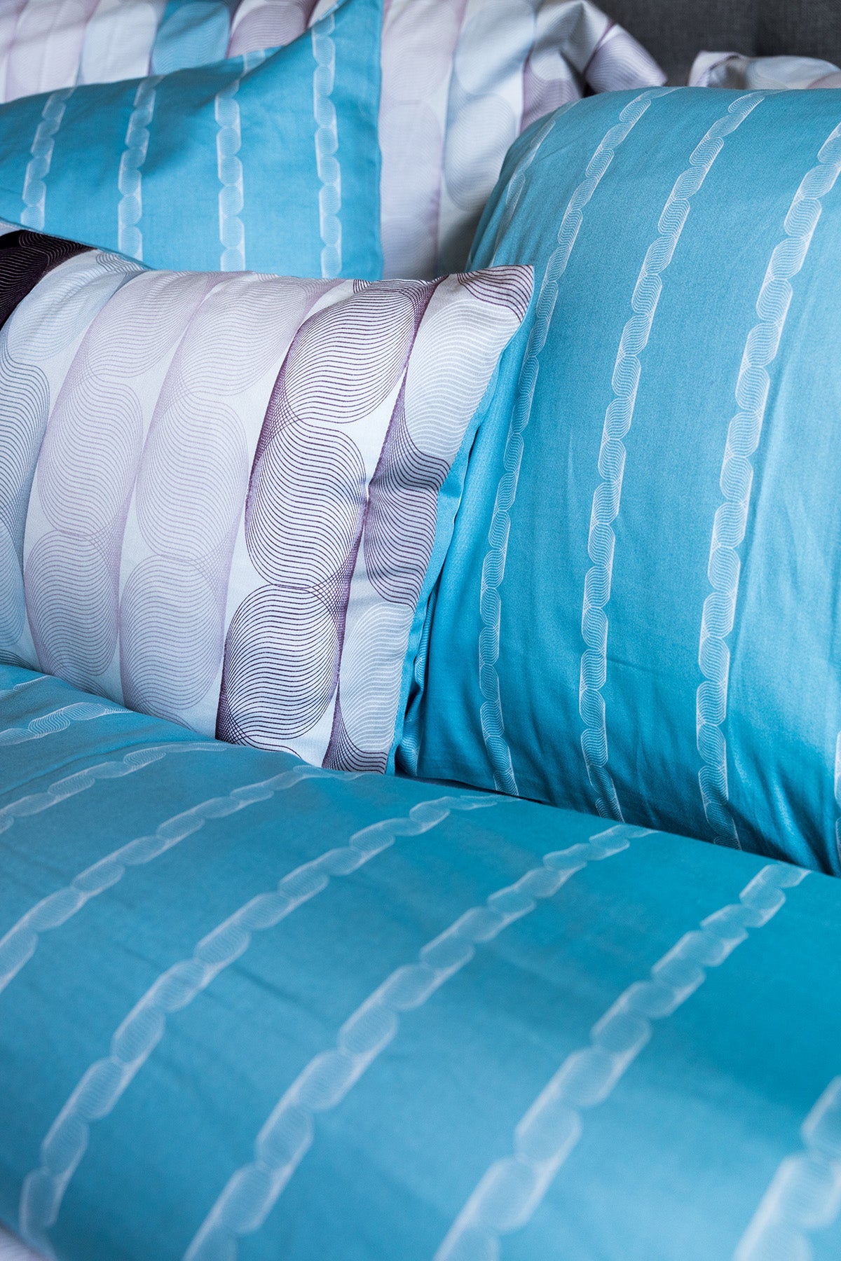 Bermuda Queen Size Printed Reversible Cotton 6pc Duvet Cover Set