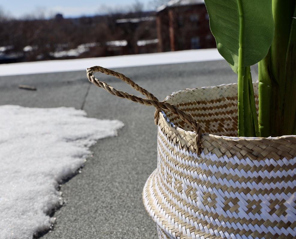 Isak - Seagrass Basket With White Decoration 