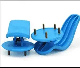 Car trunk umbrella clip 