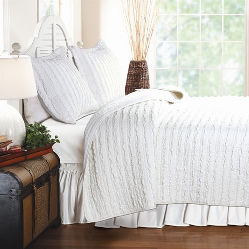 Full 3-Piece Quilt Set 100% Cotton White Ruffled Stripes Reversible - Free Shipping 