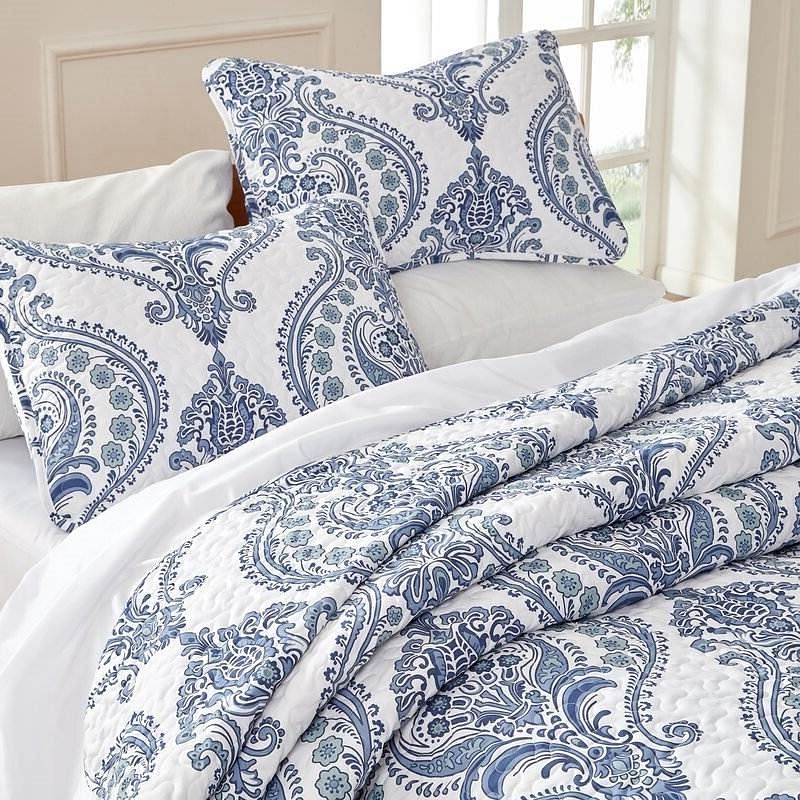 Full/Queen Size Soft Microfiber Reversible Blue/White Baroque Design Quilt Set - Free Shipping