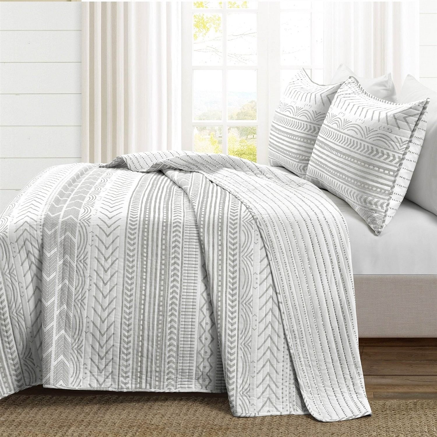 Full/Queen Scandinavian Chevron Grey White Reversible Cotton Quilt Set - Free Shipping