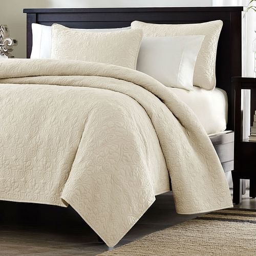 Full / Queen Ivory Beige Quilted Coverlet Quilt Set with 2 Shams - Free Shipping