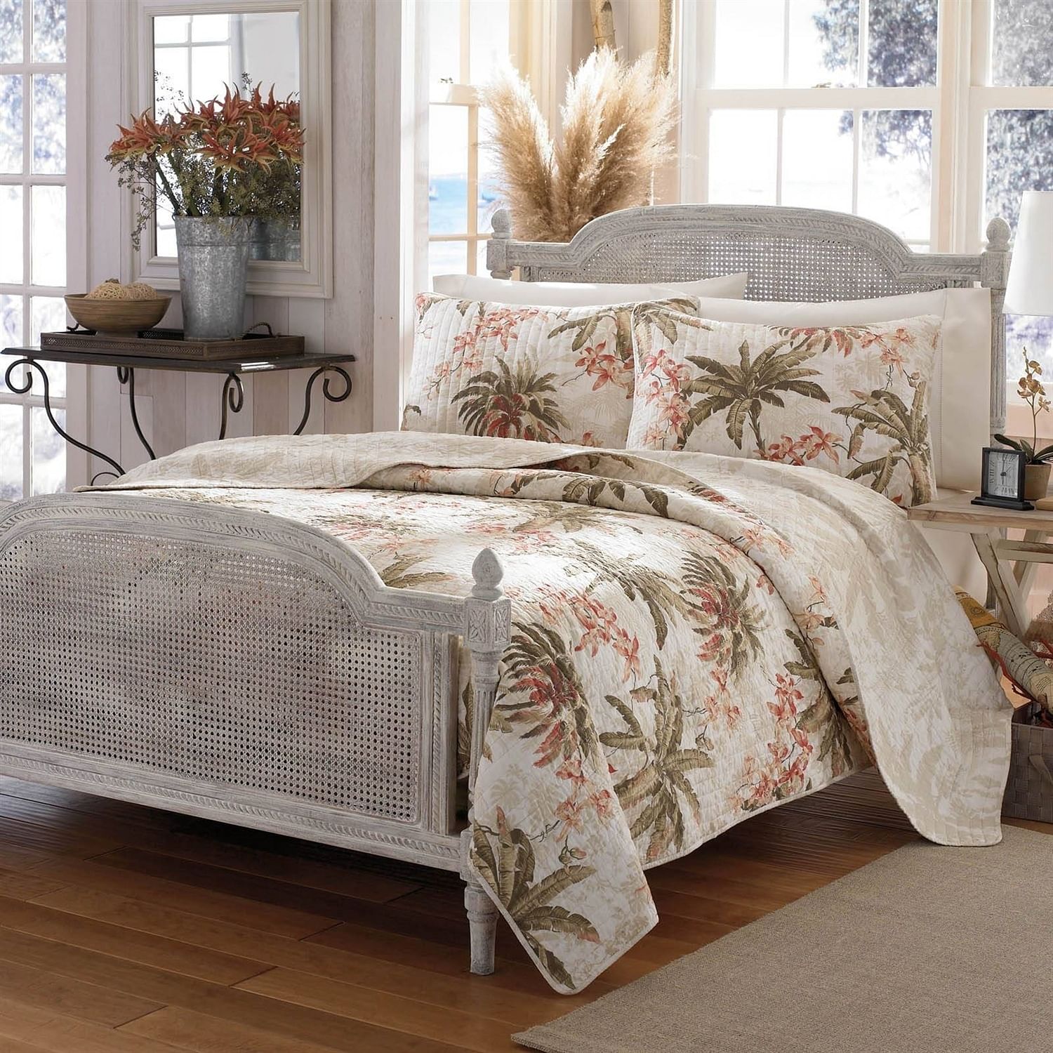 Full / Queen Cotton Coastal Palm Tree Floral 3 Piece Reversible Quilt Set - Free Shipping