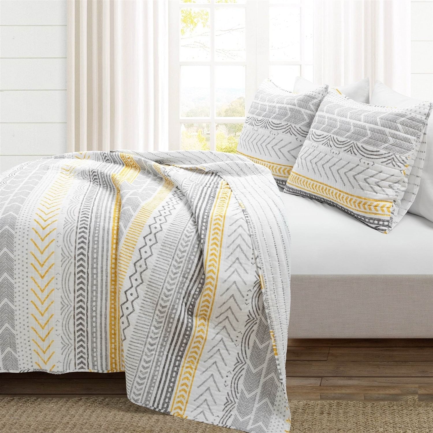 Full/Queen Scandinavian Grey/Yellow Reversible Cotton Quilt Set - Free Shipping