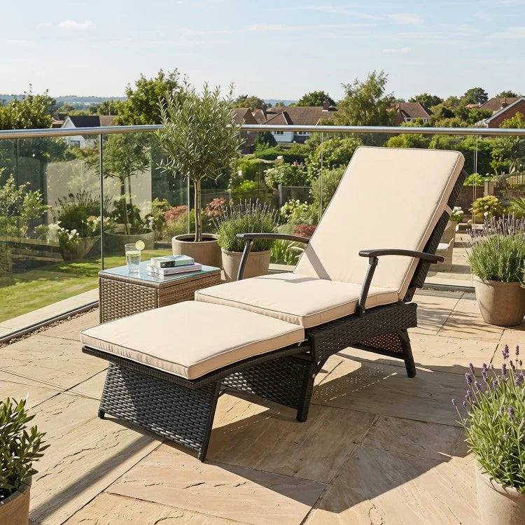 Folding Wicker Chaise Lounge with Slide-Out Ottoman & 11-Position Adjustable Backrest