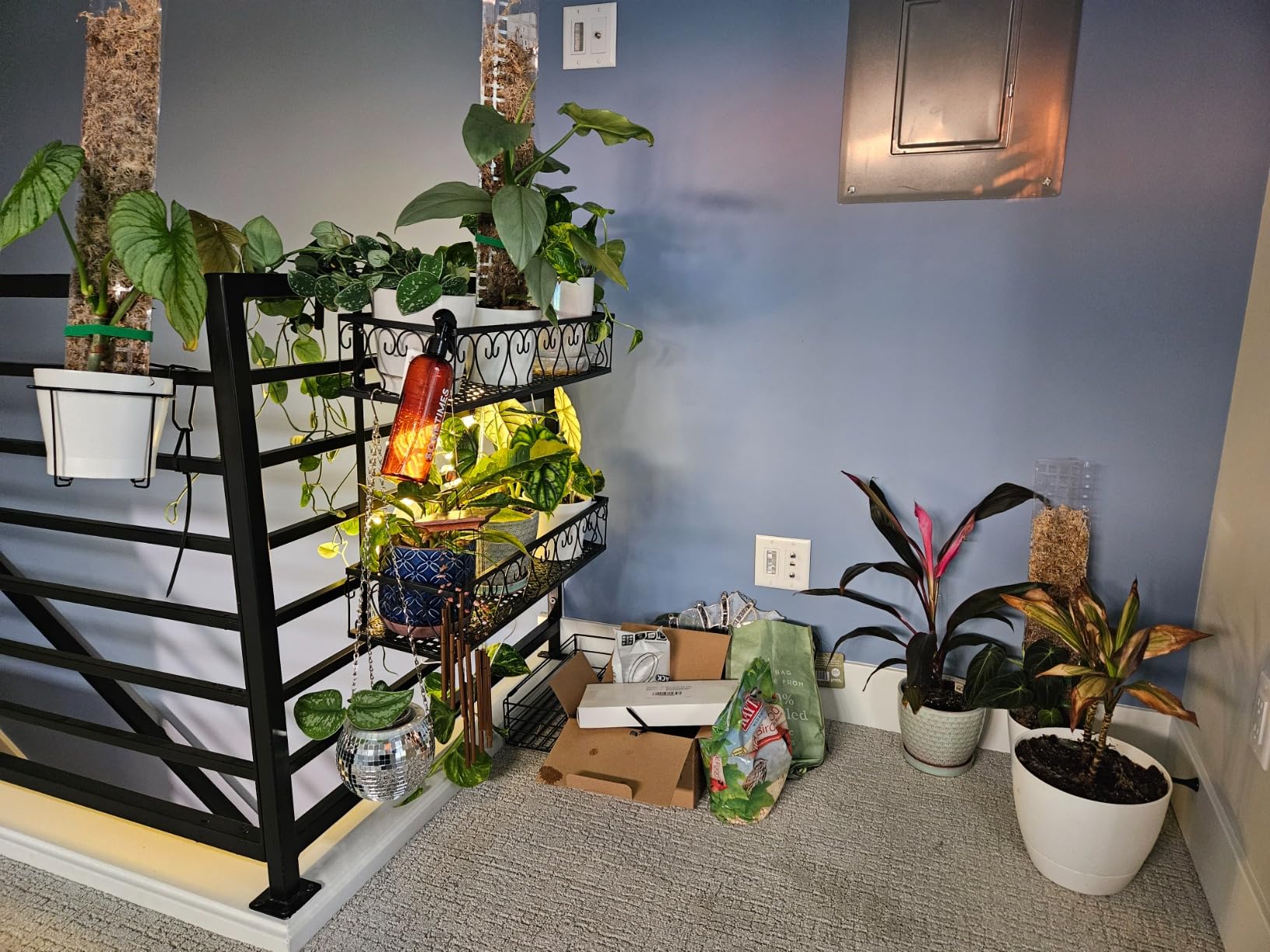 Giantex Balcoy Flower Pot Stand Rack w/ Adjustable Hooks & 2 Planter Baskets 